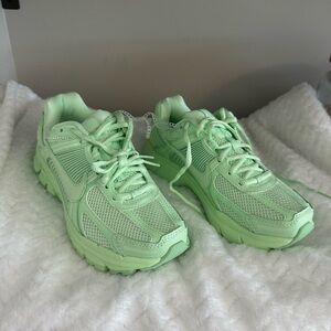 Nike zoom Vomero 5